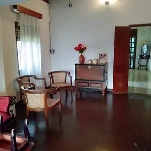 Дом отдыха Lidwins 15 Minutes To The Airport, Негомбо