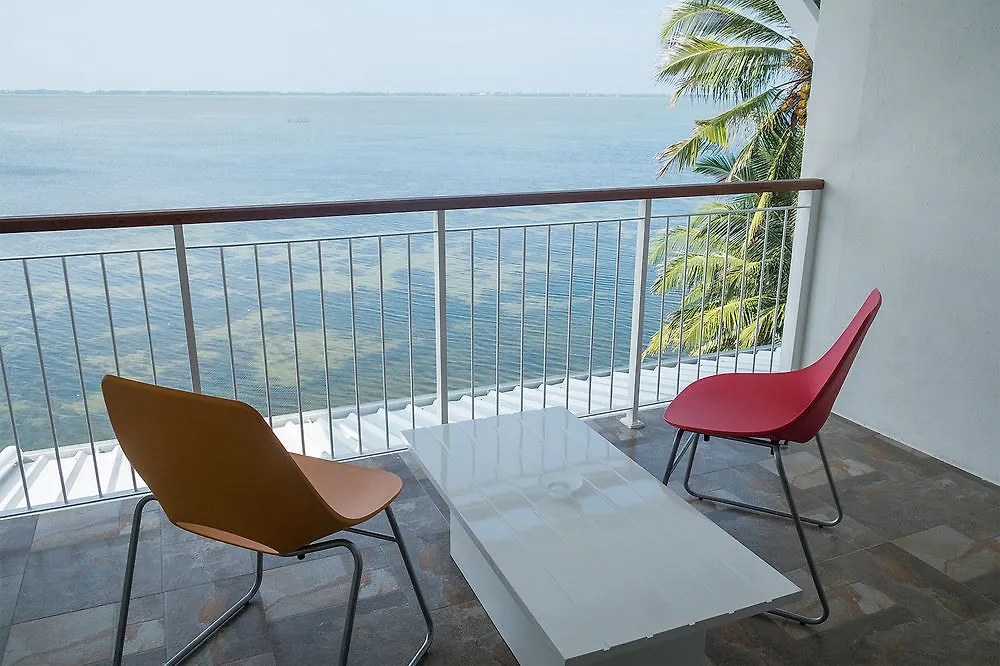 Hush Lagoon 30 Negombo 3*,
